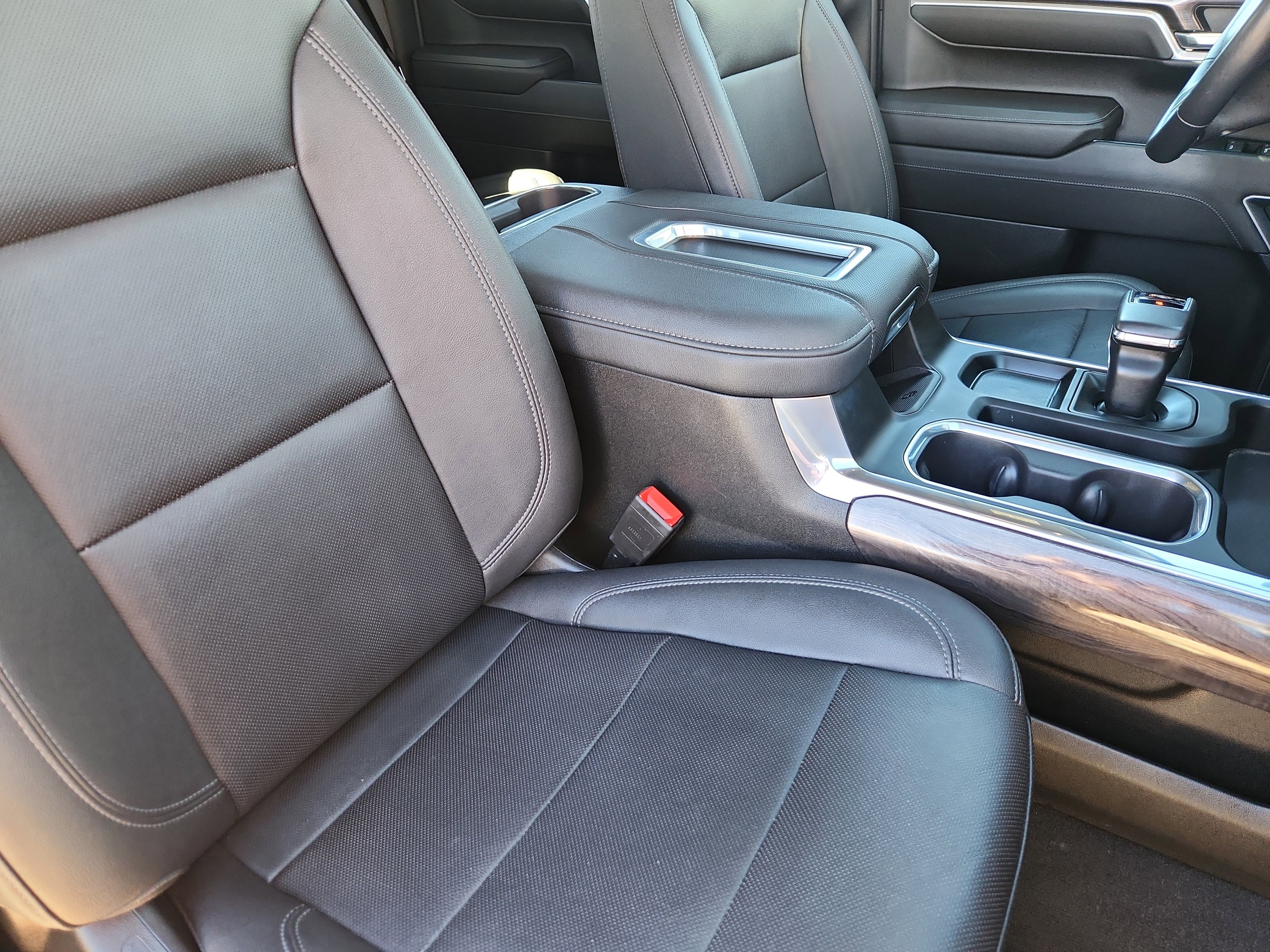 Used 2022 Chevrolet Silverado 1500 LTZ image 13
