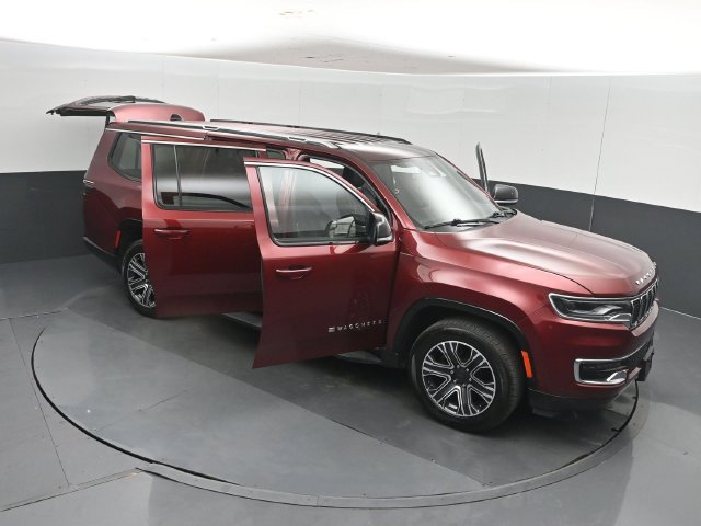 Used 2024 Jeep Wagoneer L Series II w/ Flexible Seating Group RWD image 63