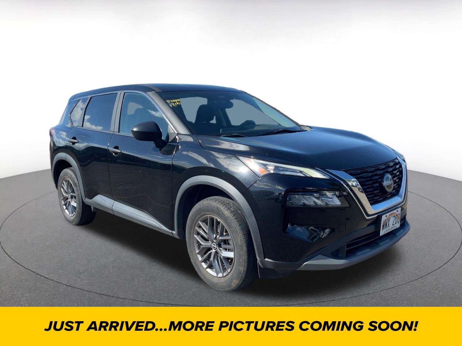 Used 2023 Nissan Rogue S video 1