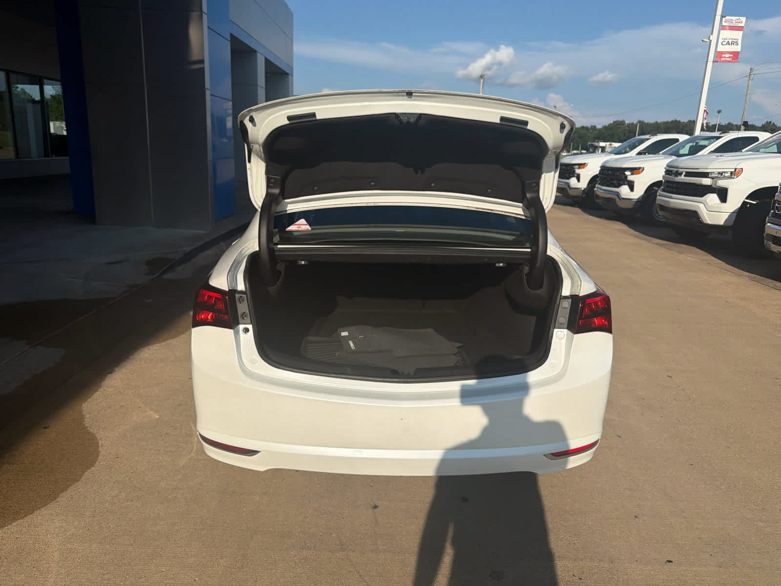 Used 2016 Acura TLX w/ Technology Package FWD image 5