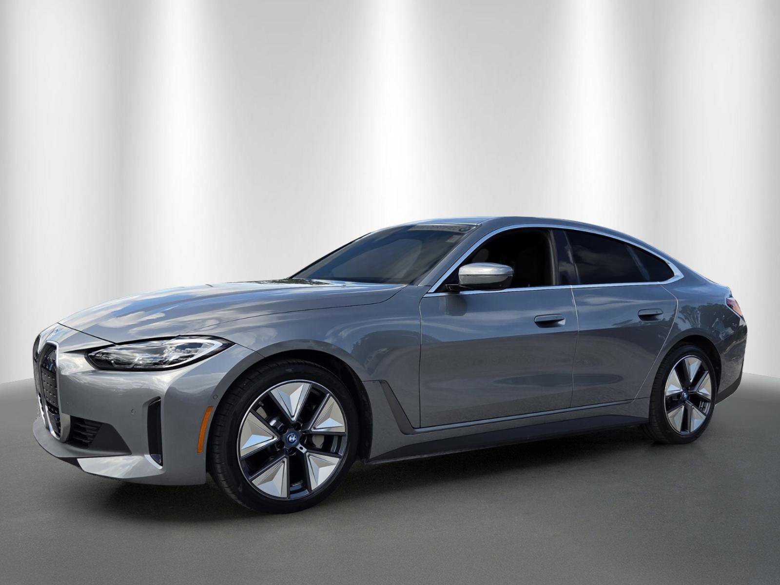 Certified 2023 BMW i4 eDrive35 RWD image 3