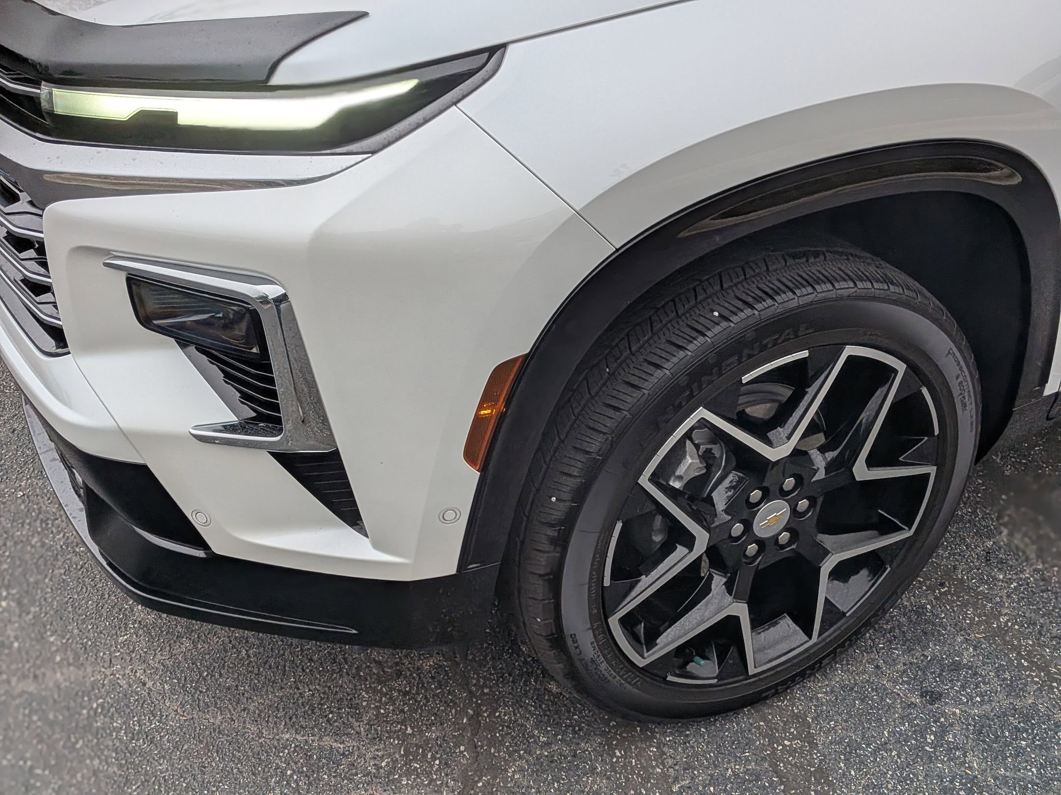 Certified 2025 Chevrolet Traverse High Country w/ LPO, Floor Liner Package FWD image 11