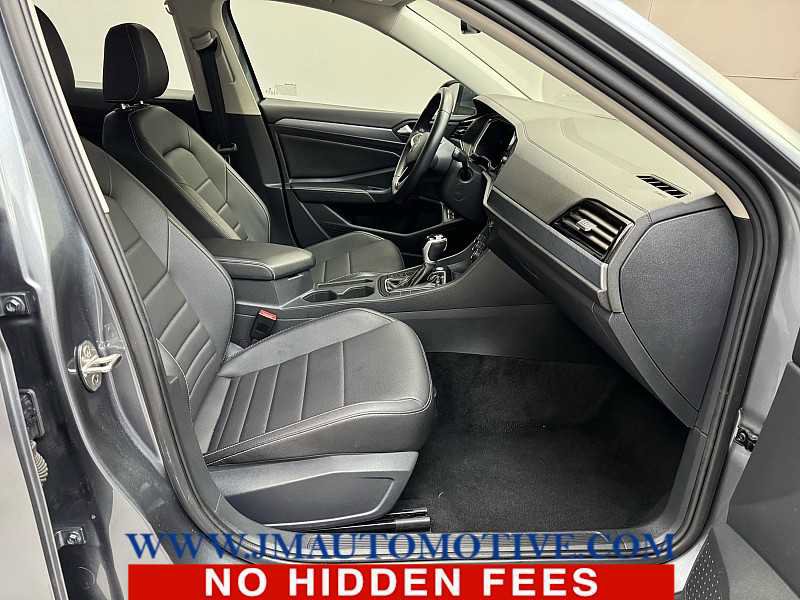 Used 2024 Volkswagen Jetta SE FWD image 19