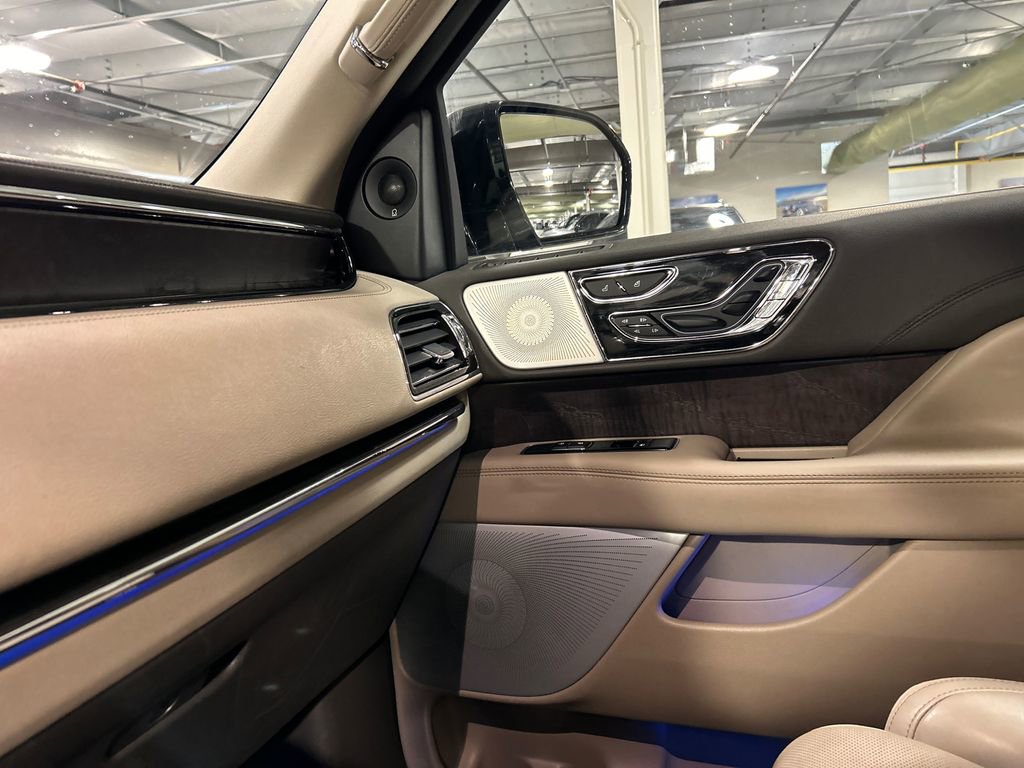 Used 2023 Lincoln Navigator L Reserve AWD/4WD image 18