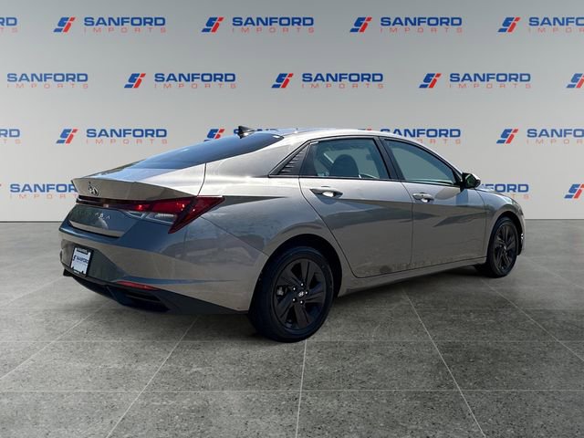 Used 2021 Hyundai Elantra SEL FWD image 5