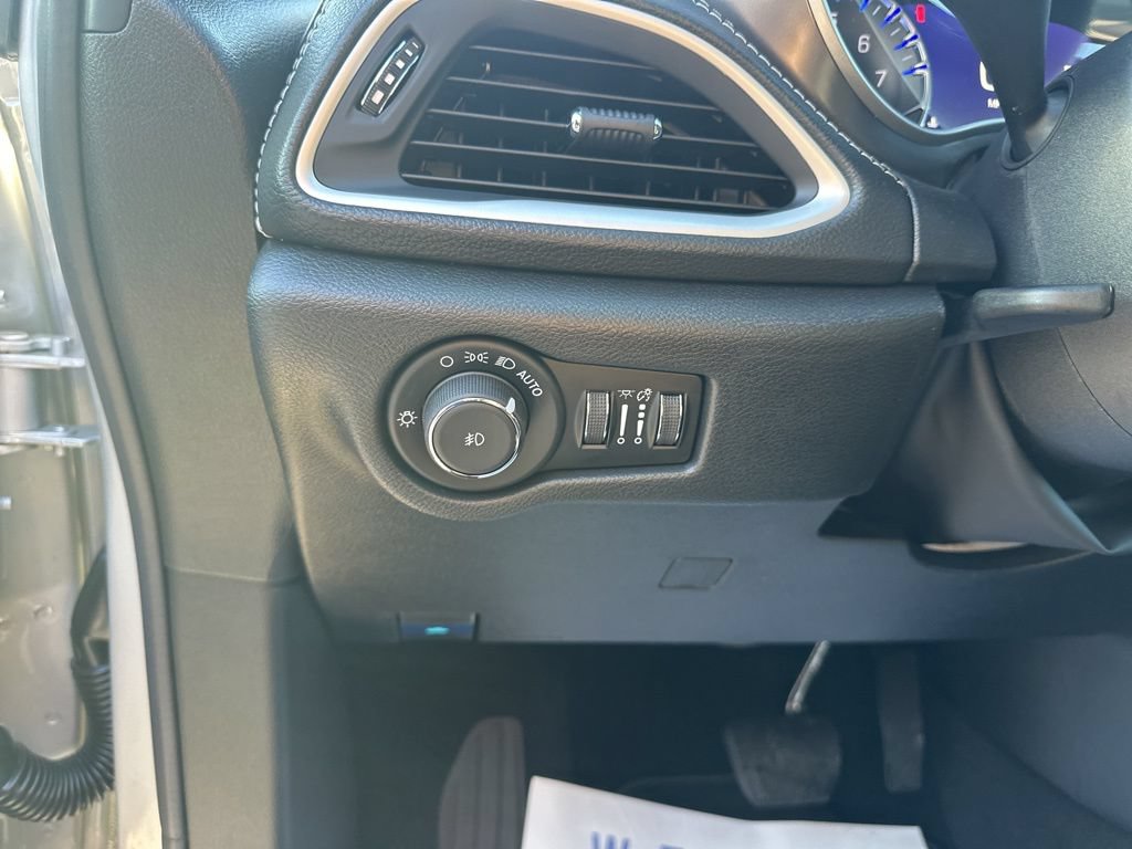 New 2026 Chrysler Pacifica Select FWD image 65