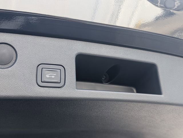 Used 2025 Chevrolet Equinox ACTIV w/ Safety and Technology Package image 13