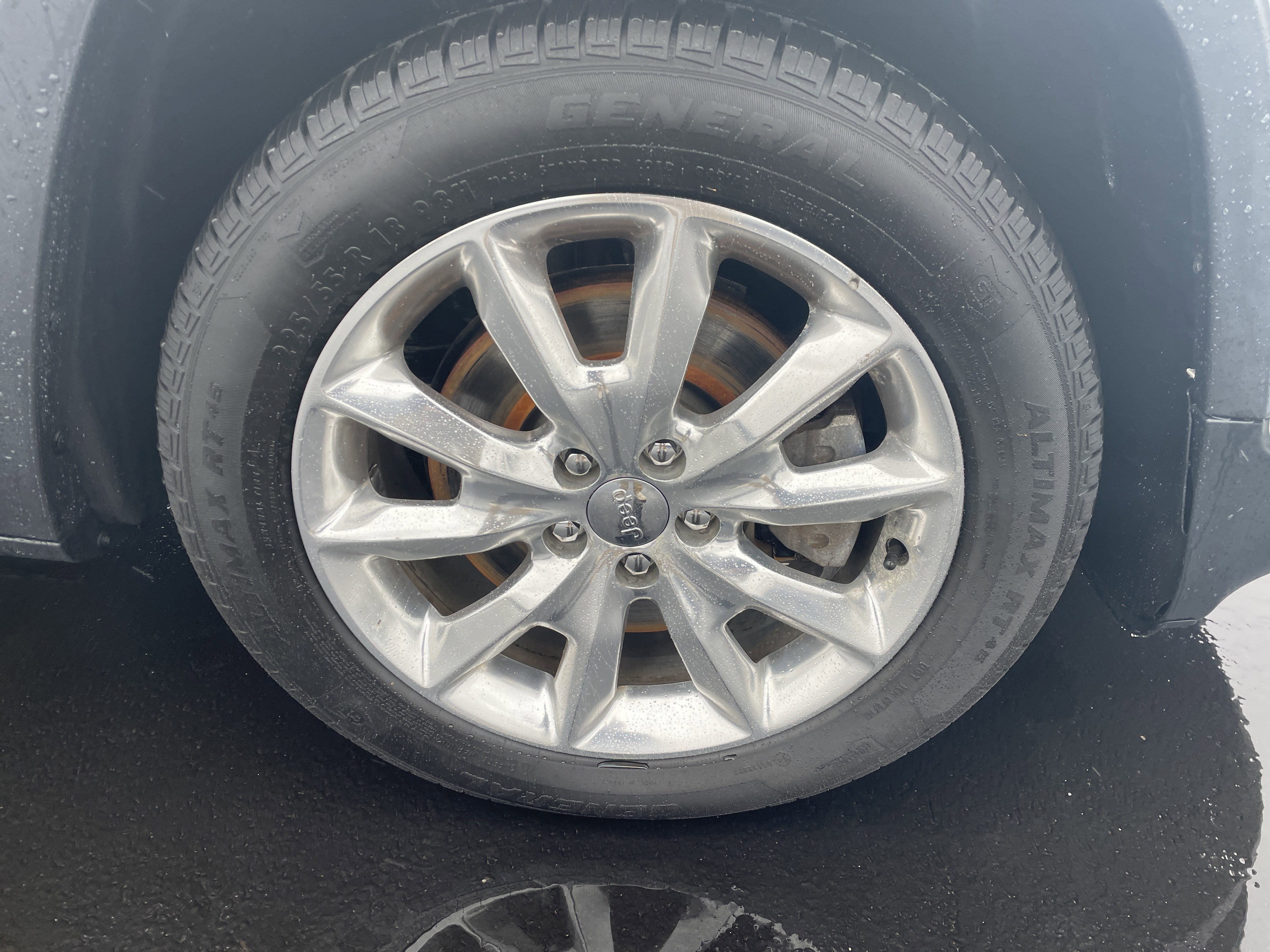 Used 2015 Jeep Cherokee Limited w/ Luxury Group image 12