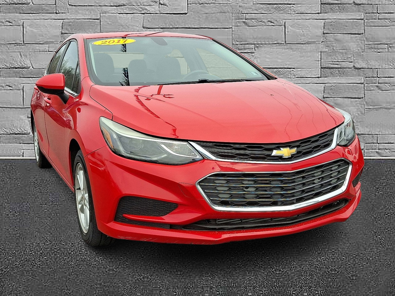 Used 2017 Chevrolet Cruze LT w/ Convenience Package image 2