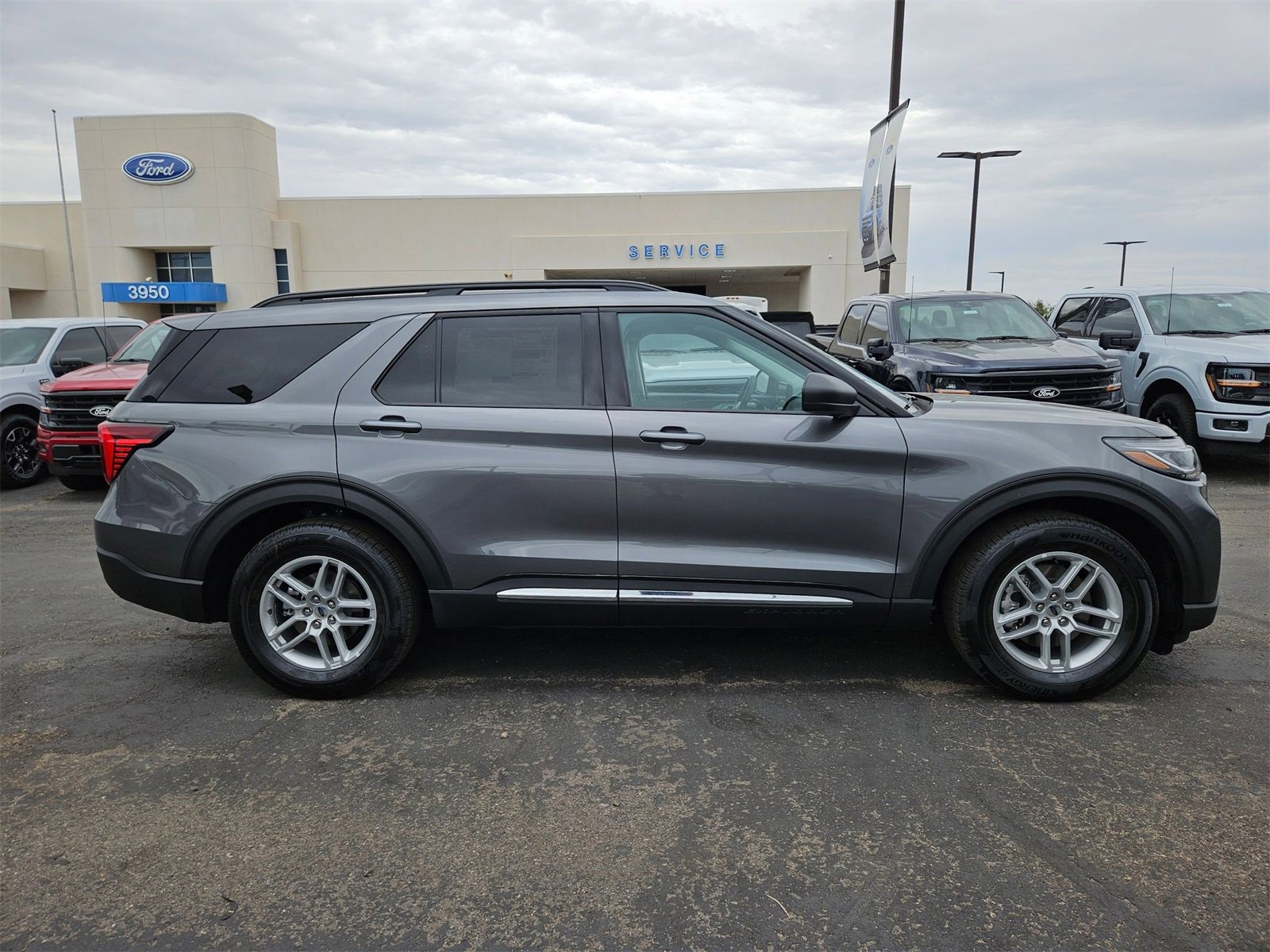 New 2025 Ford Explorer Active w/ Active Comfort Package image 4