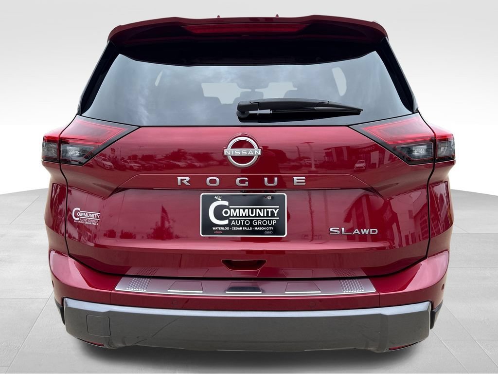 Used 2025 Nissan Rogue SL w/ Tech Package AWD/4WD image 5