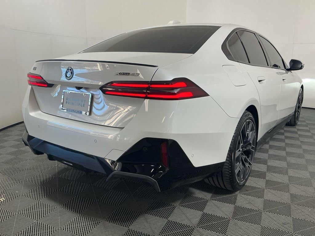 Certified 2025 BMW i5 xDrive40 w/ M Sport Package AWD/4WD image 5