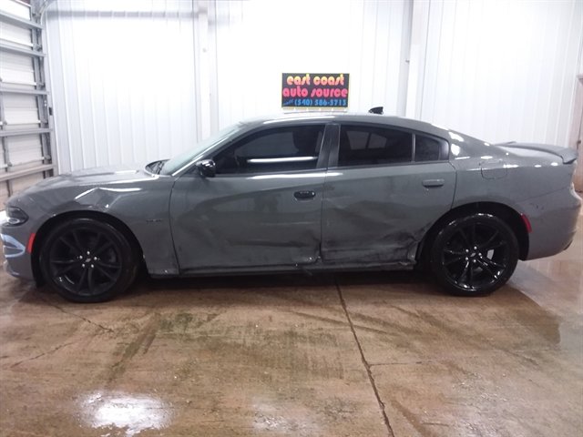 Used 2018 Dodge Charger R/T w/ Blacktop Package RWD image 2