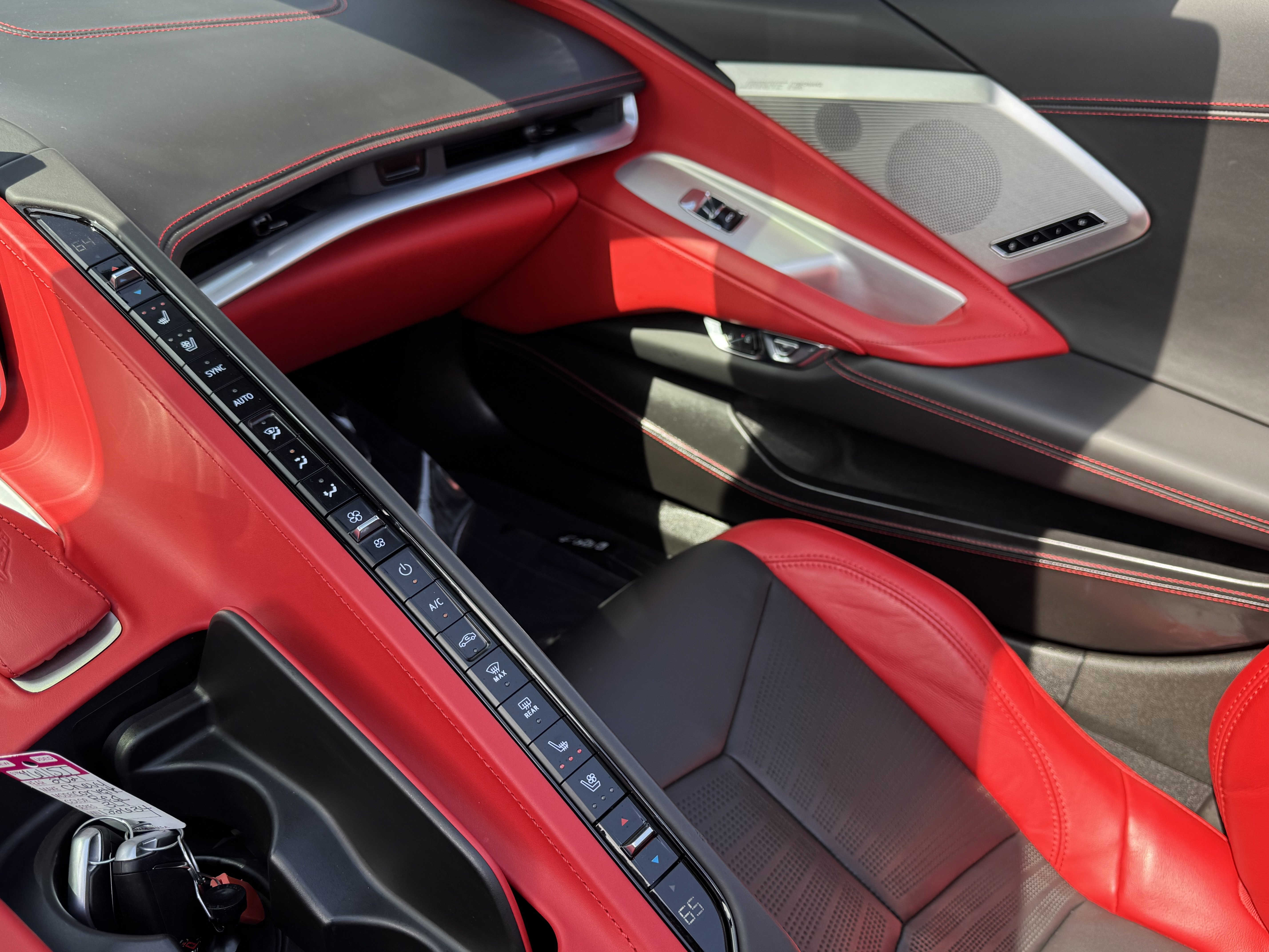 Used 2021 Chevrolet Corvette Stingray Premium Conv w/ Z51 Performance Package image 24