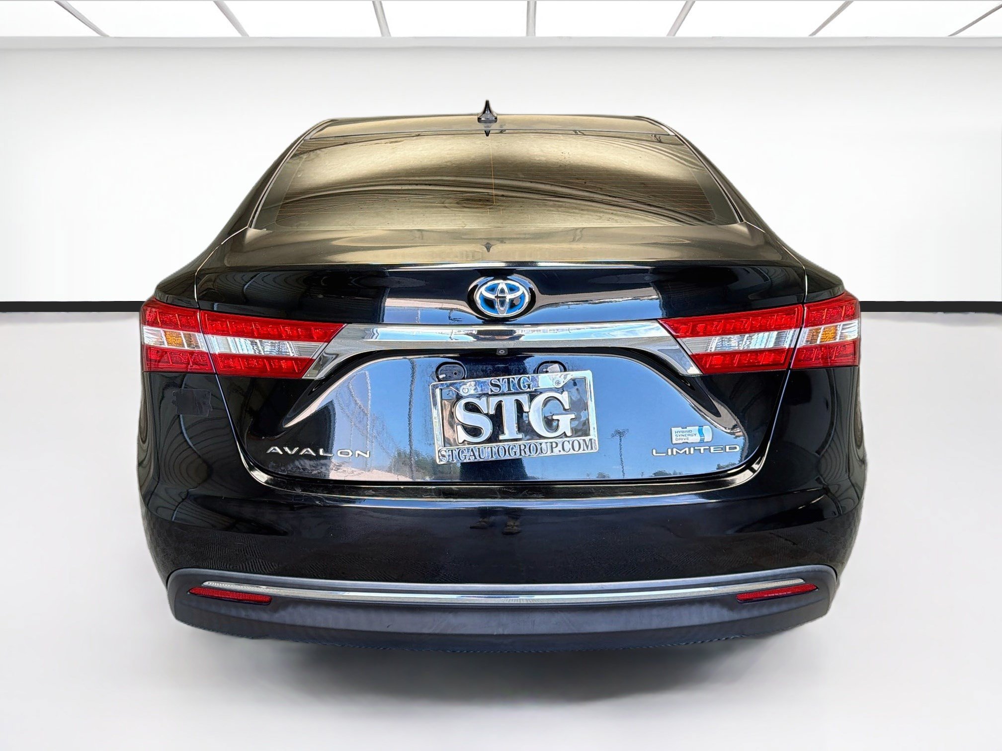 Used 2014 Toyota Avalon Limited w/ Technology Package FWD image 5