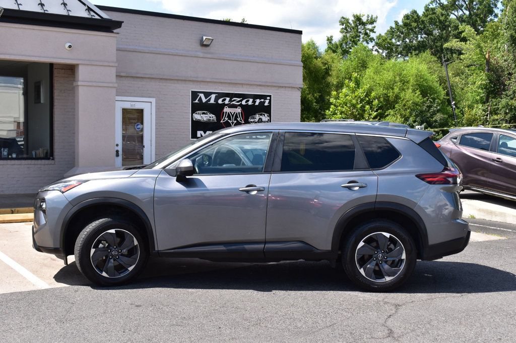 Used 2025 Nissan Rogue SV FWD image 4