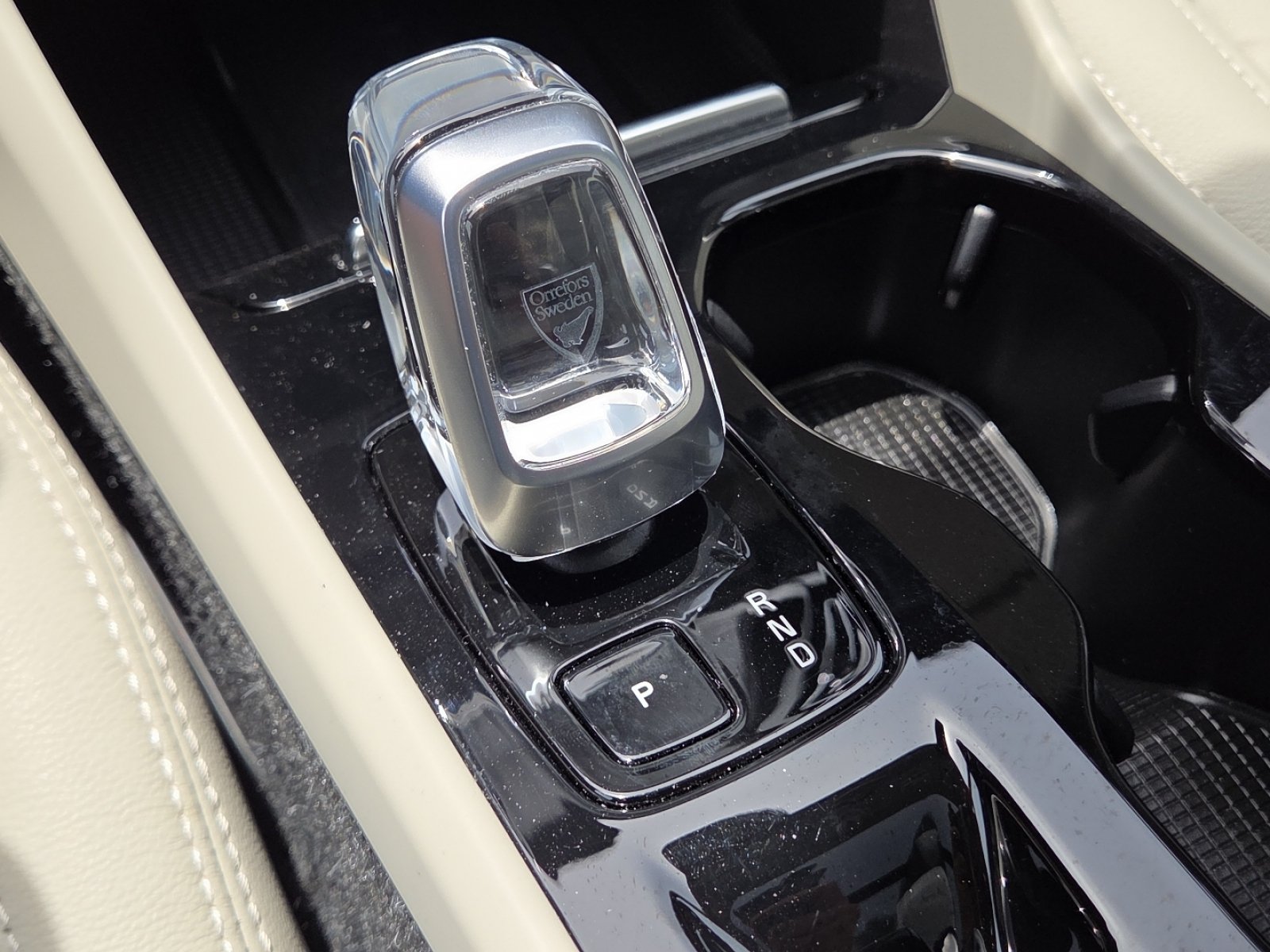 Used 2023 Volvo XC40 B5 Plus w/ Driver Assist Package AWD/4WD image 31