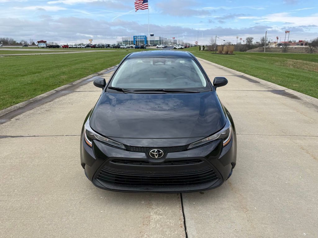 Used 2025 Toyota Corolla LE image 11