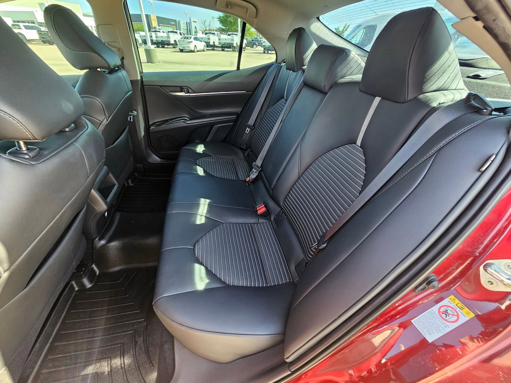 Used 2018 Toyota Camry SE w/ Convenience Package image 29