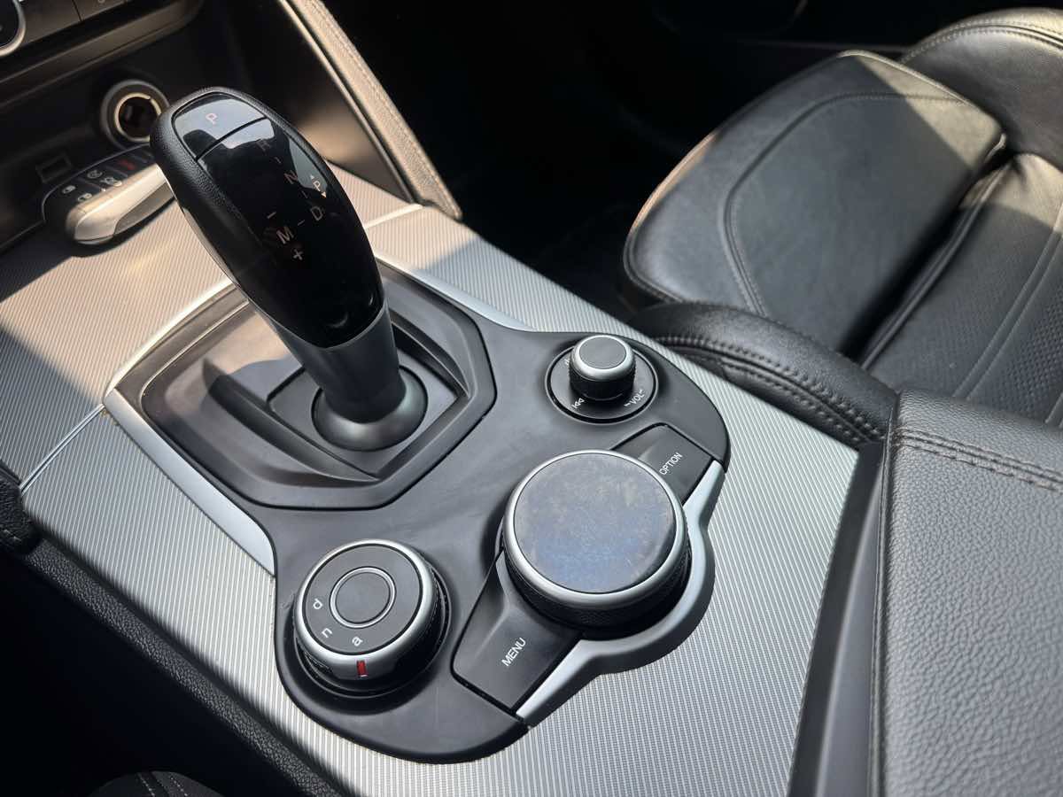 Used 2018 Alfa Romeo Stelvio Ti Sport image 16