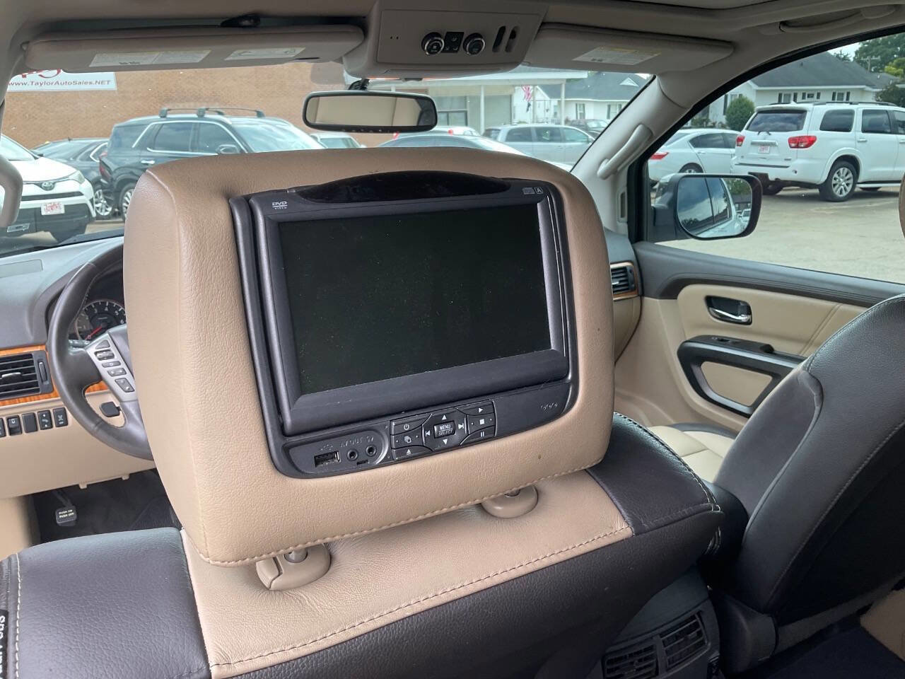 Used 2015 Nissan Armada Platinum w/ Platinum Reserve Package RWD image 14
