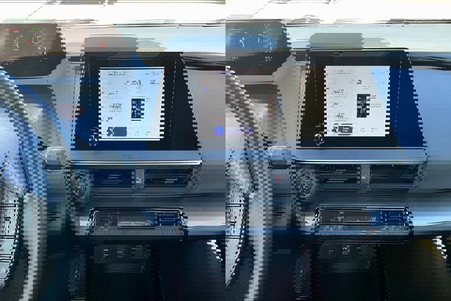 Used 2024 Toyota Prius XLE image 12