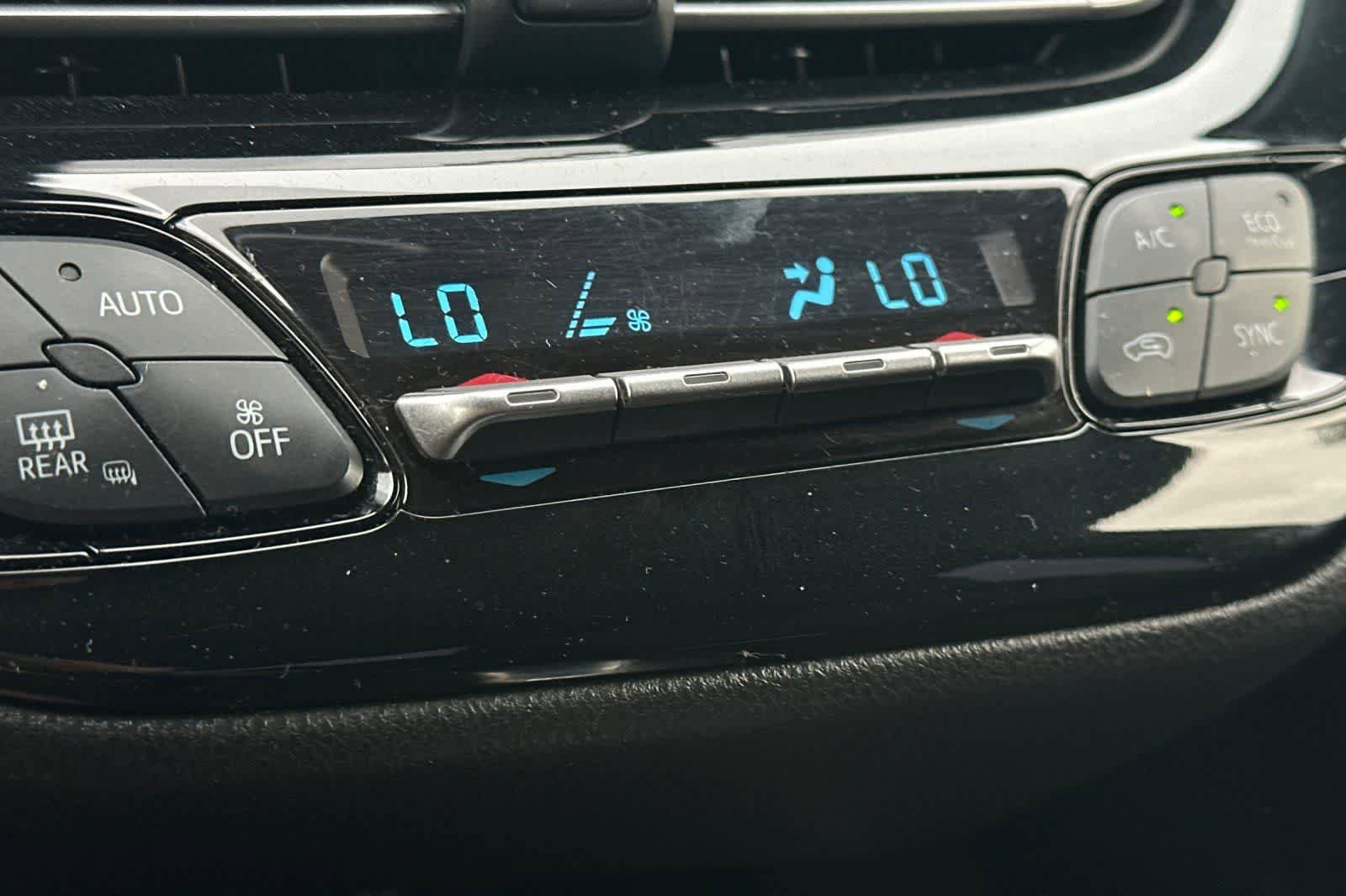 Used 2019 Toyota C-HR LE FWD image 22