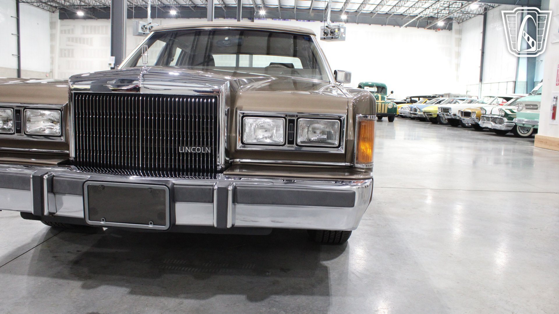 Used 1989 Lincoln Town Car RWD image 34