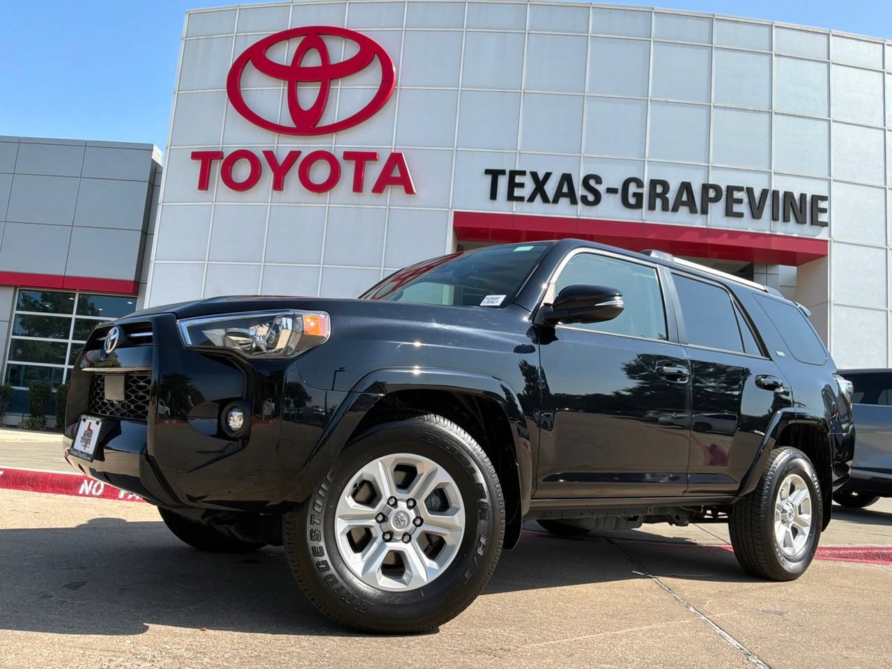 Used 2023 Toyota 4Runner SR5 Premium w/ Moonroof Package RWD image 2
