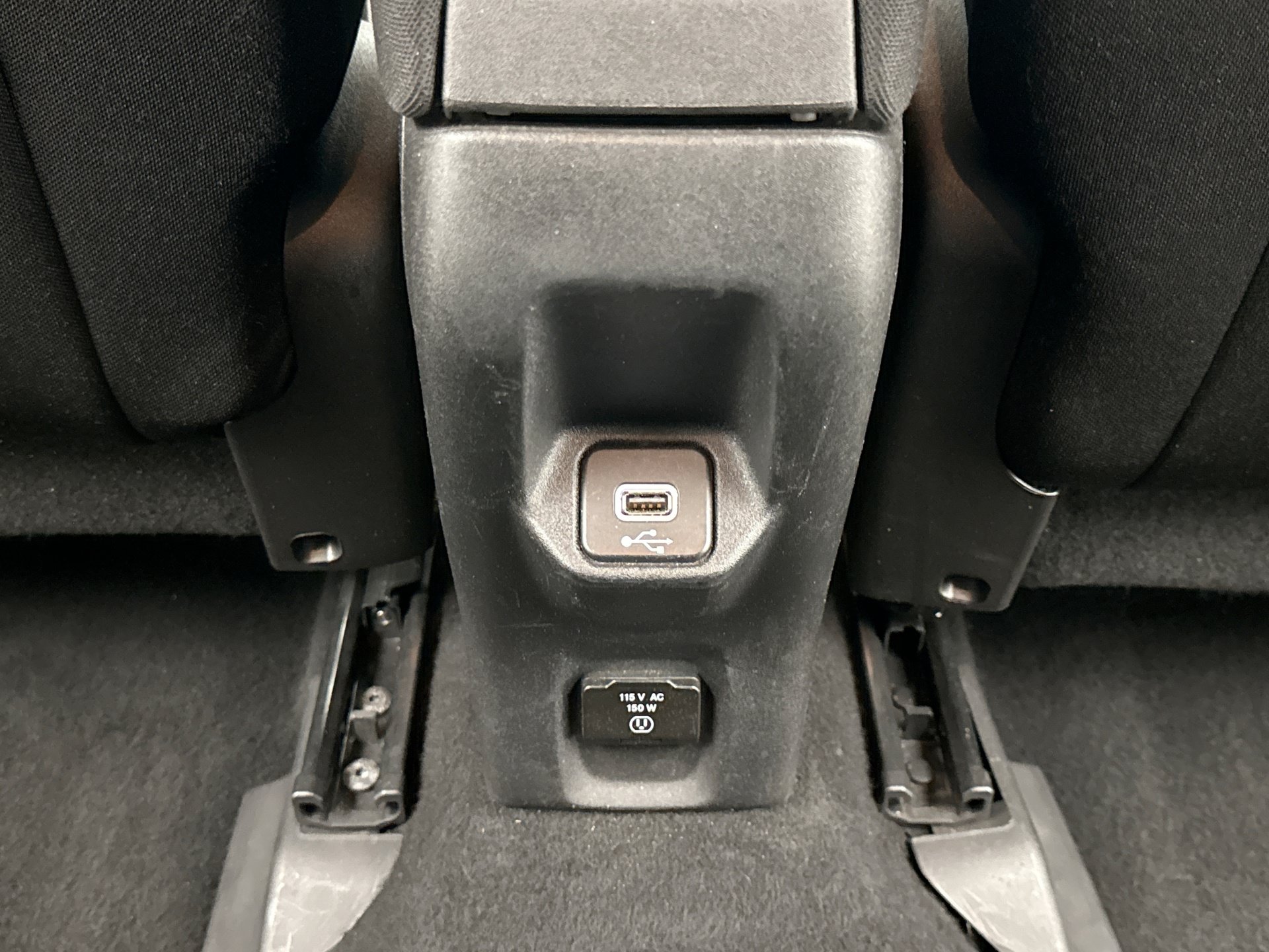 Used 2019 Jeep Renegade Latitude w/ Cold Weather Group AWD/4WD image 16