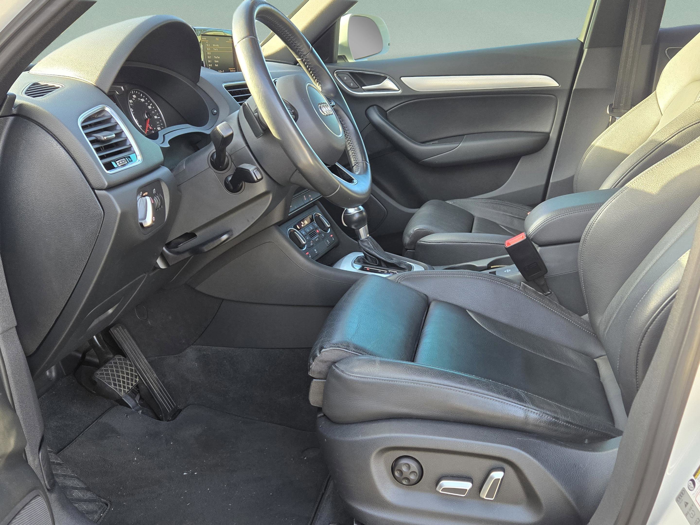 Used 2018 Audi Q3 2.0T Premium w/ Convenience Package image 13