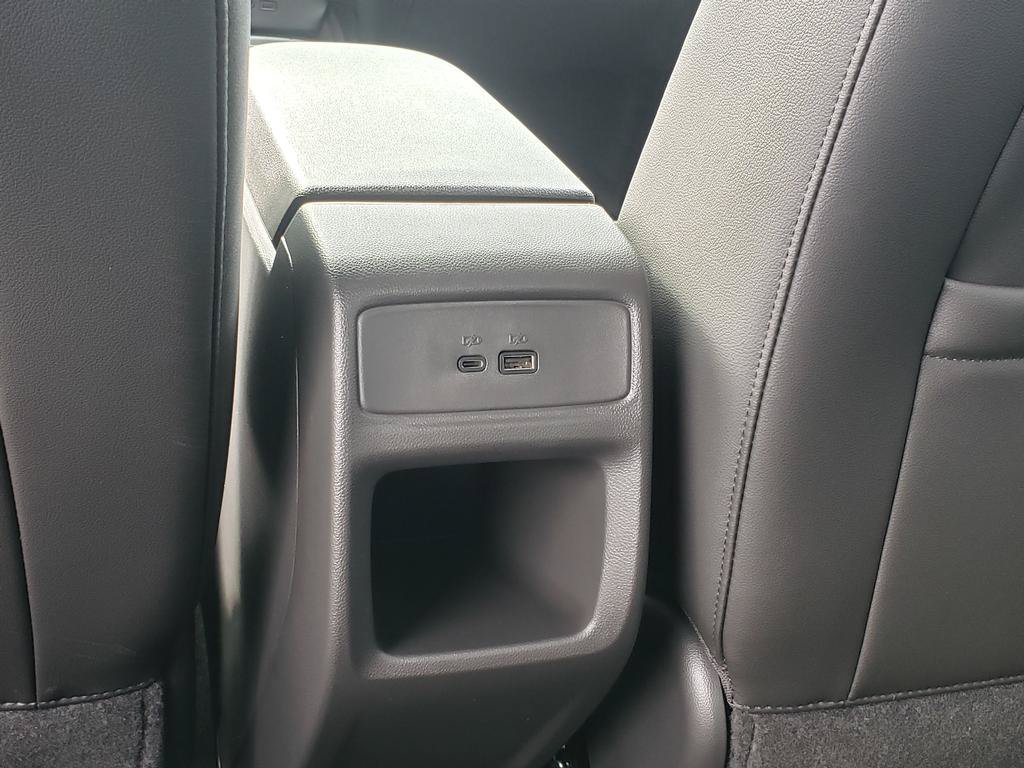 New 2026 Chevrolet Trax RS w/ Sunroof Package FWD image 17