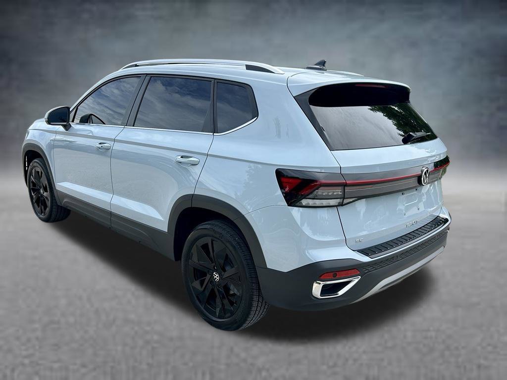 Certified 2025 Volkswagen Taos SE w/ Panoramic Sunroof Package FWD image 7
