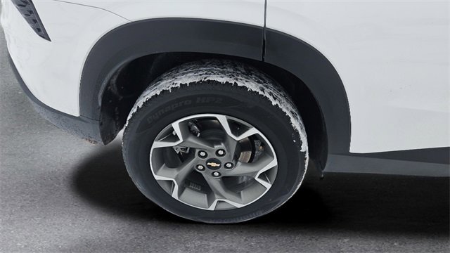 Used 2025 Chevrolet Trax LT w/ LT Convenience Package image 18