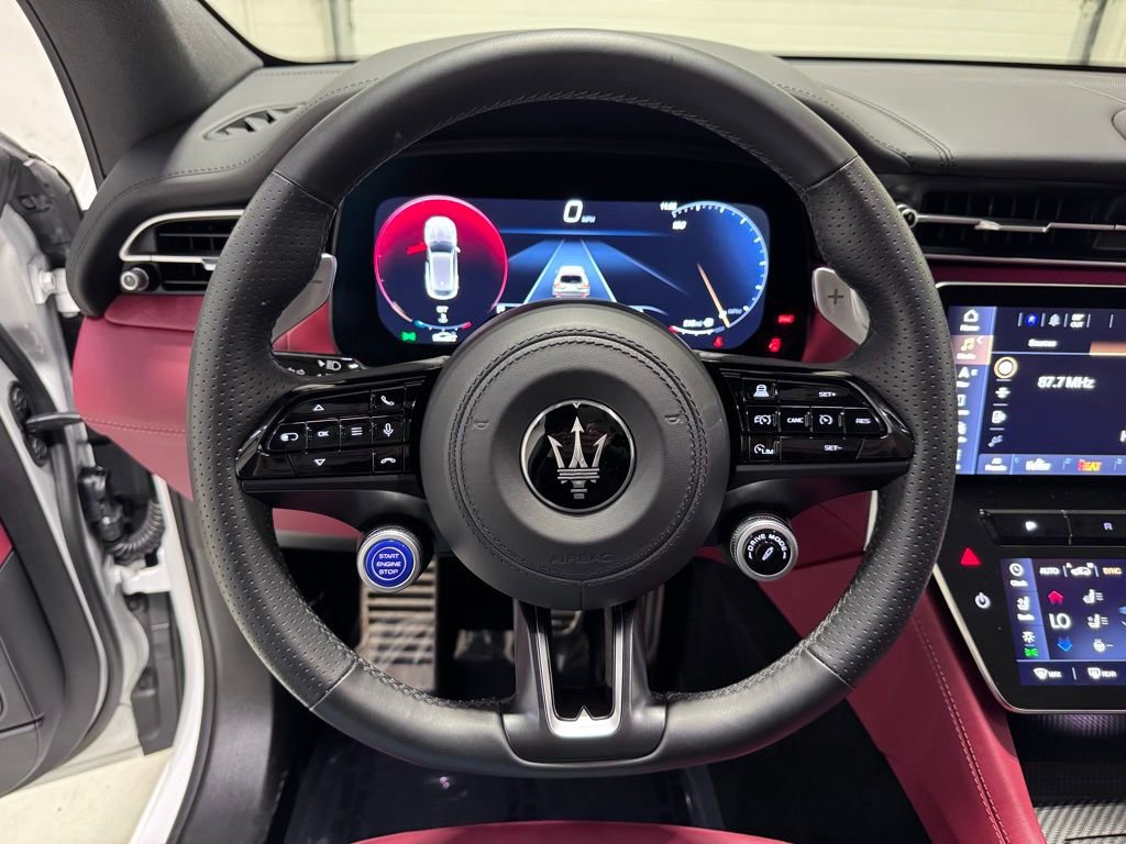 Used 2024 Maserati Grecale Trofeo image 22