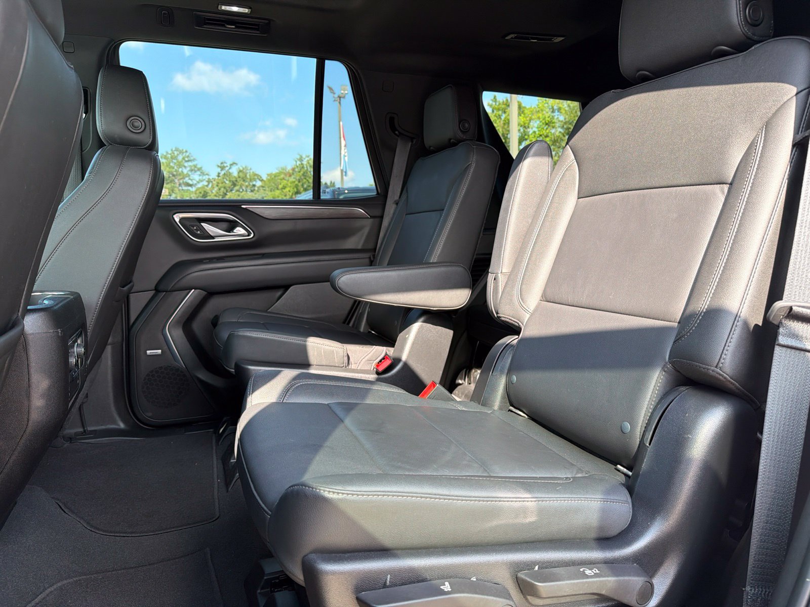 Used 2022 Chevrolet Tahoe Z71 AWD/4WD image 12