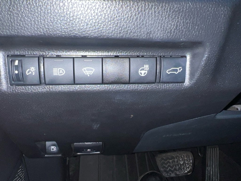 Used 2021 Toyota RAV4 XLE Premium image 22