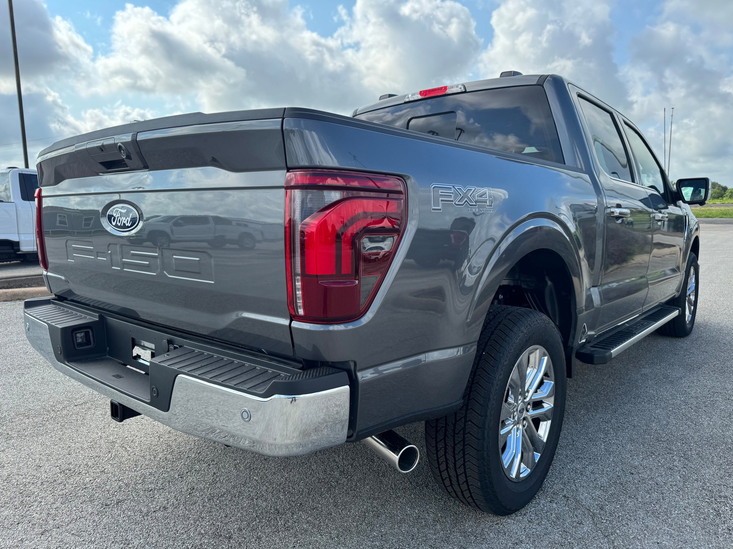 New 2025 Ford F150 Lariat w/ Equipment Group 501A Mid image 12