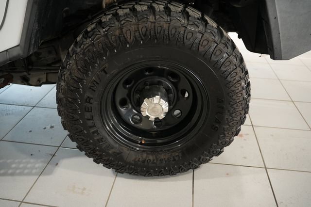 Used 2005 HUMMER H2 w/ Preferred Equipment Group AWD/4WD image 9