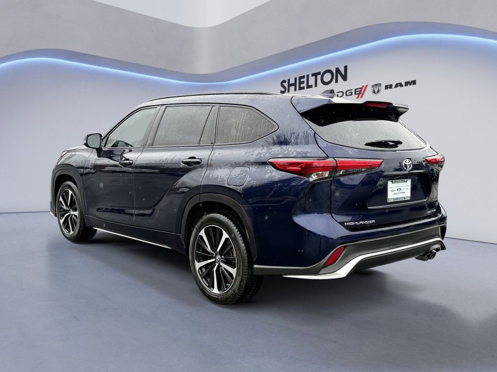 Used 2021 Toyota Highlander XSE image 3