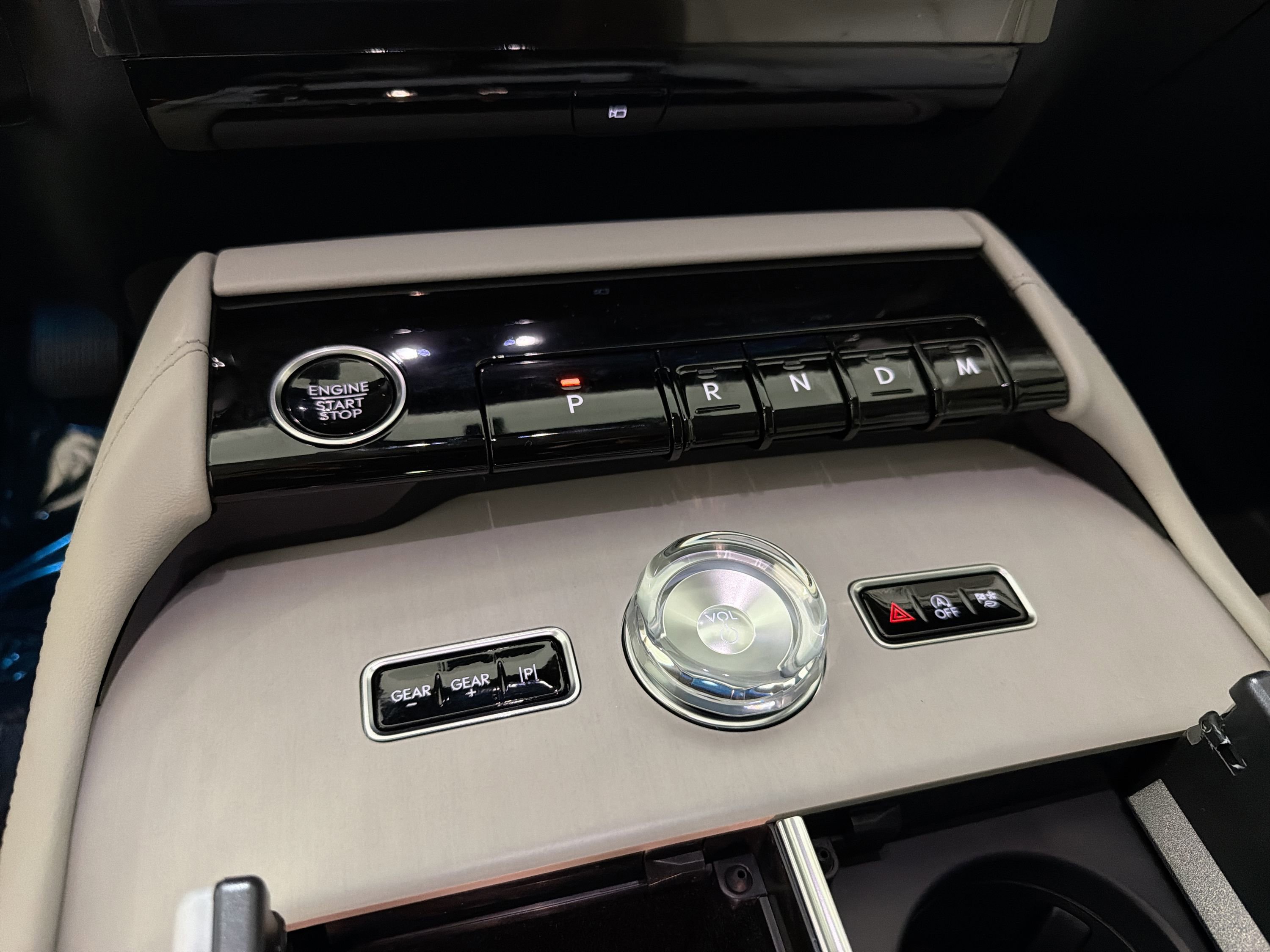 New 2026 Lincoln Navigator Premiere AWD/4WD image 21
