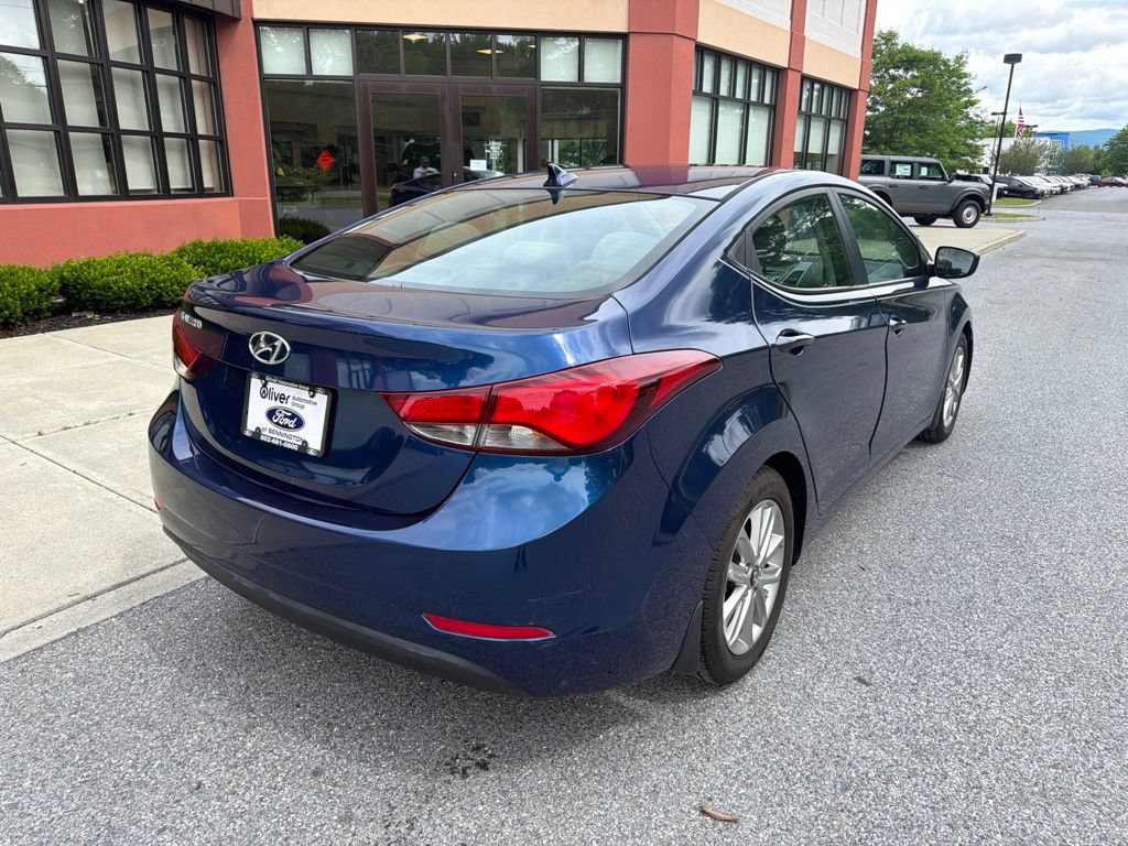Used 2015 Hyundai Elantra SE w/ Option Group 02 FWD image 7