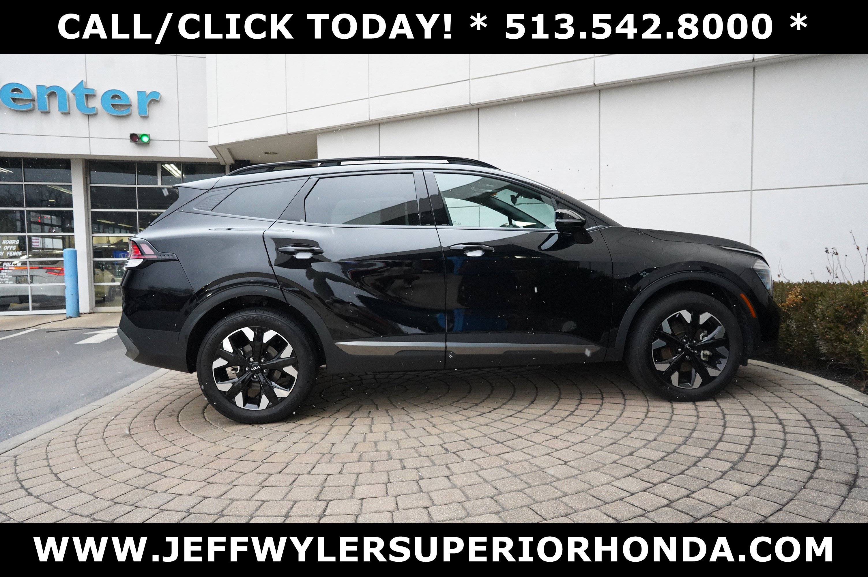 Used 2024 Kia Sportage X-Line w/ X-Line Premium Package image 2