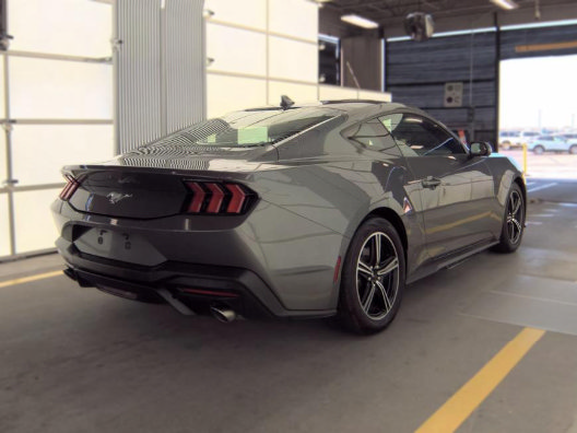 Used 2025 Ford Mustang Coupe RWD image 6
