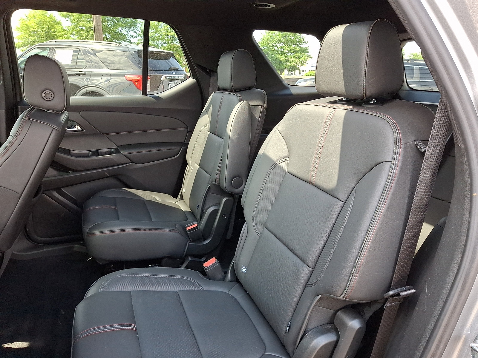 Used 2023 Chevrolet Traverse RS w/ LPO, Floor Liner Package AWD/4WD image 12