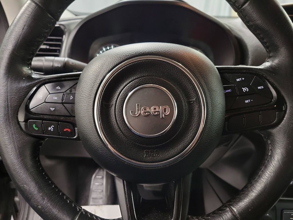 Used 2016 Jeep Renegade Latitude image 18