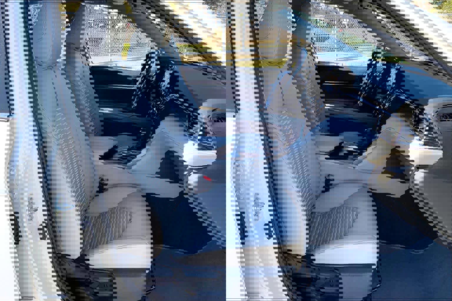 Used 2023 Toyota Camry SE image 8