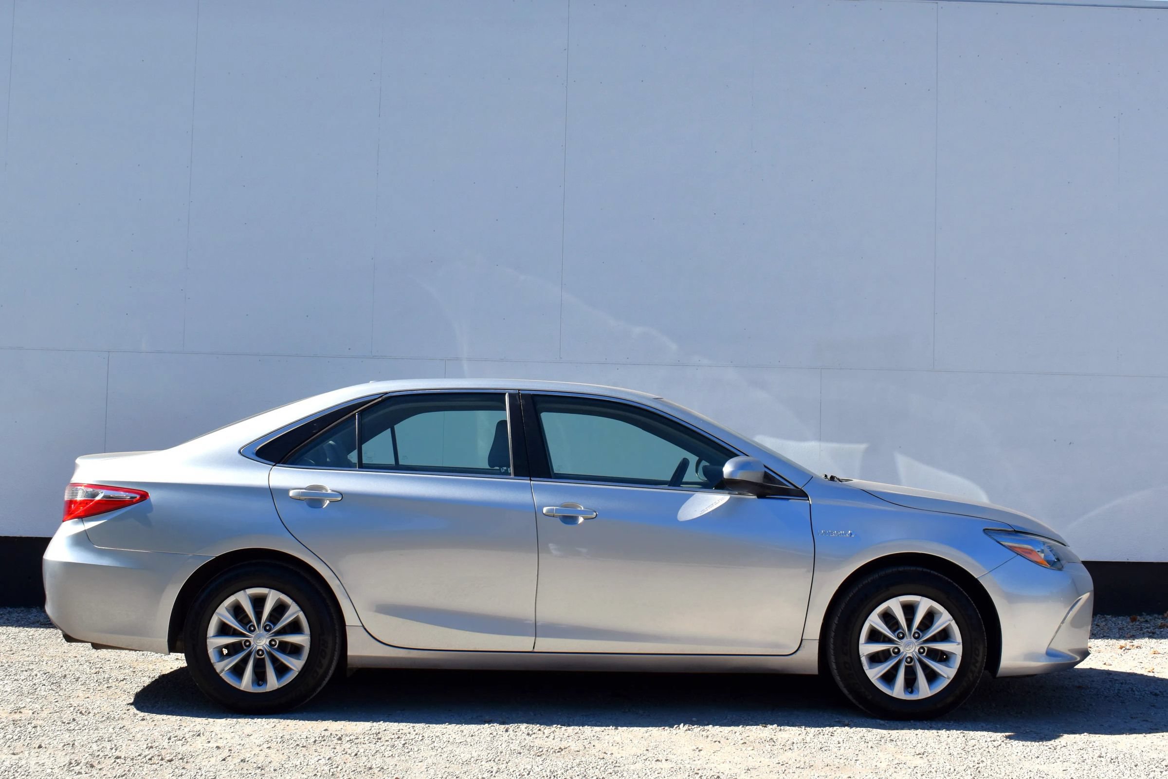 Used 2016 Toyota Camry LE FWD image 6