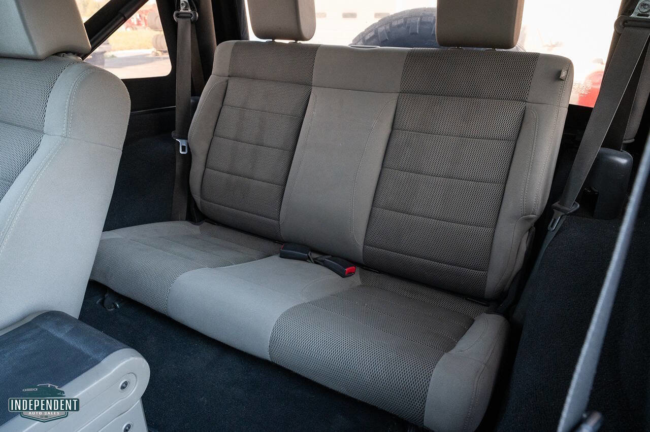Used 2007 Jeep Wrangler Sahara image 16