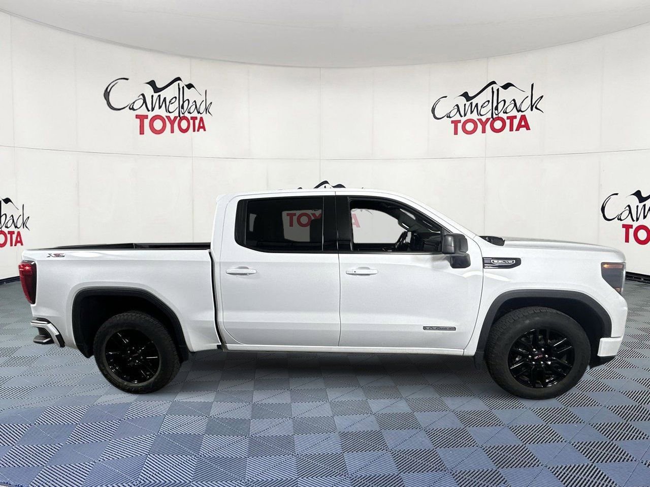 Used 2024 GMC Sierra 1500 Elevation w/ X31 Off-Road Package image 8